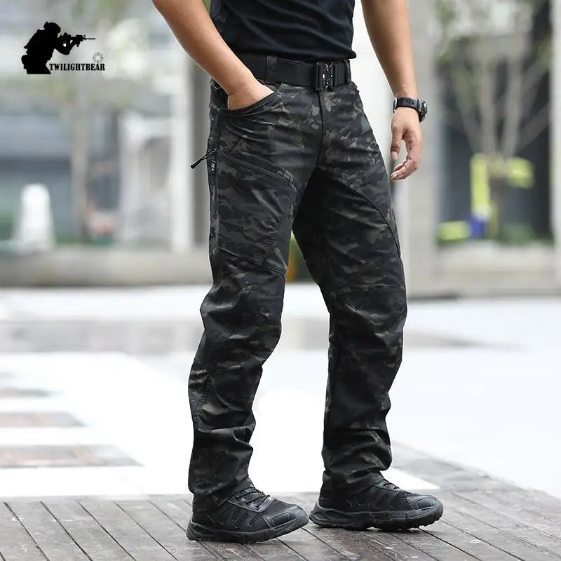 Pantalones Tácticos EliteShield Cargo Impermeables Multi-Bolsillos